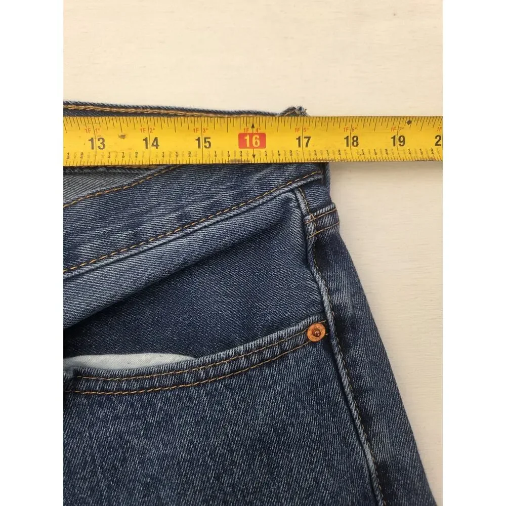 Levis measurements shown